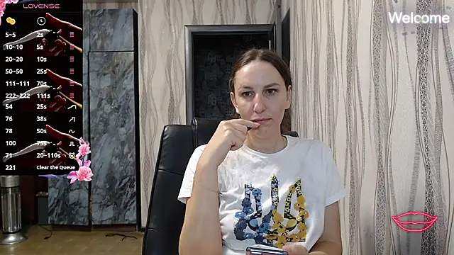 Snapshot of Yevgeshka-Milashka chatting on 10-25-25, 05:26 Yevgeshka-Milashka online show from 10-25-25, 05:26