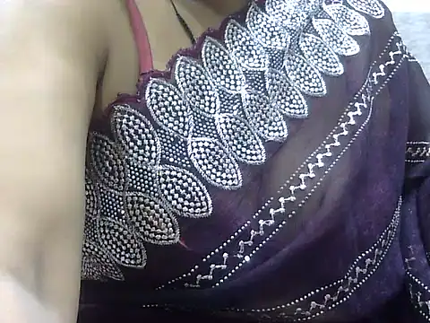 Snapshot of hey_darling_ chatting on 06-12-26, 01:04 hey darling online show from 06-12-26, 01:04