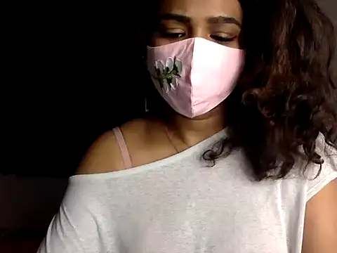 Snapshot of Nisha-moon chatting on 06-30-26, 08:04 Nisha-moon online show from 06-30-26, 08:04