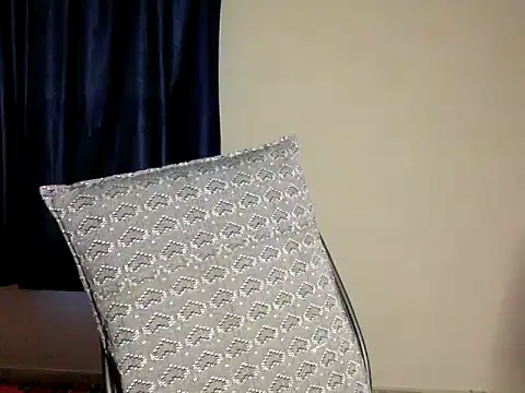 Snapshot of Nisha-moon chatting on 07-08-26, 06:29 Nisha-moon online show from 07-08-26, 06:29