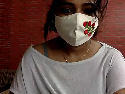 Snapshot of Nisha-moon chatting on 07-21-26, 06:49 Nisha-moon online show from 07-21-26, 06:49