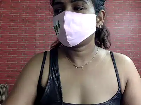 Snapshot of Nisha-moon chatting on 07-23-26, 07:39 Nisha-moon online show from 07-23-26, 07:39