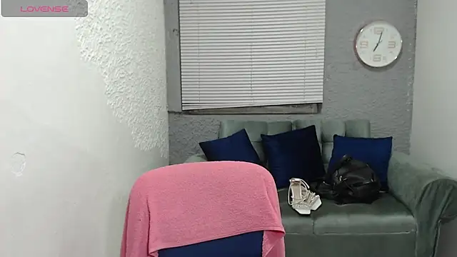 Snapshot of leilasosexy chatting on 06-27-26, 02:55 leilasosexy online show from 06-27-26, 02:55