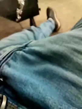 Snapshot of Singlemaleforcouples chatting on 12-20-24, 11:21 Singlemaleforcouples online show from 12-20-24, 11:21