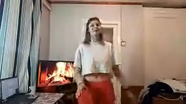 Snapshot of SonyaElliston chatting on 06-19-26, 03:27 SonyaElliston online show from 06-19-26, 03:27