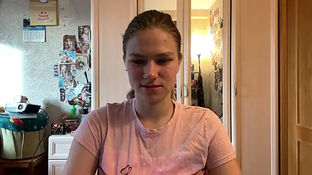 Snapshot of Codi_Rostersy chatting on 06-17-26, 03:09 Codi Rostersy online show from 06-17-26, 03:09