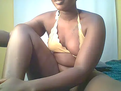 Snapshot of laura_9394 chatting on 06-08-26, 02:12 laura 9394 online show from 06-08-26, 02:12