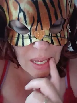 Snapshot of Bambolina2026 chatting on 06-16-26, 06:10 Bambolina2026 online show from 06-16-26, 06:10