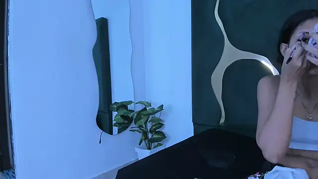 Mila petiteasm online show from 07-04-26, 12:11