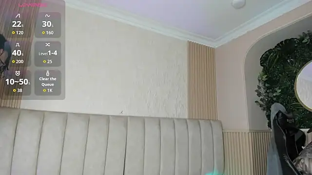Snapshot of julimonroe_ chatting on 07-01-26, 12:23 julimonroe online show from 07-01-26, 12:23