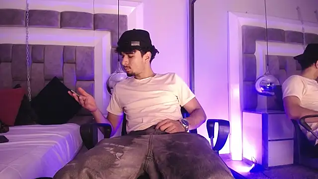 LucasThomson  online show from 06-21-26, 04:26