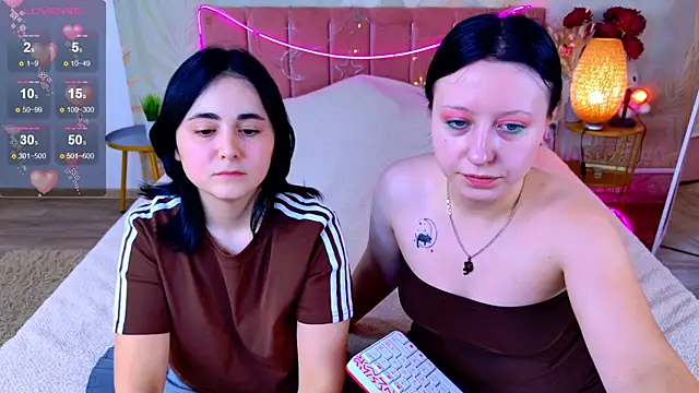 Snapshot of RuthHalll chatting on 06-27-26, 10:20 RuthHalll online show from 06-27-26, 10:20