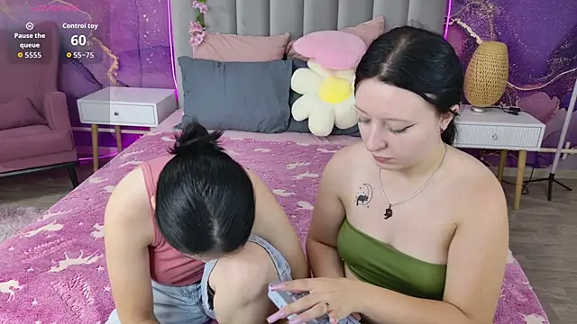 Snapshot of RuthHalll chatting on 07-19-26, 10:08 RuthHalll online show from 07-19-26, 10:08
