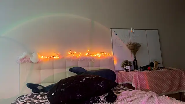 sexy cute18 online show from 07-06-26, 01:35
