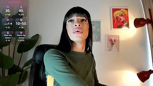 Snapshot of Gia_Demie chatting on 06-18-26, 12:31 Gia Demie online show from 06-18-26, 12:31