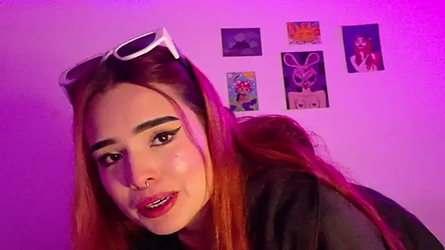 WendyandSienna online show from 06-17-26, 04:26