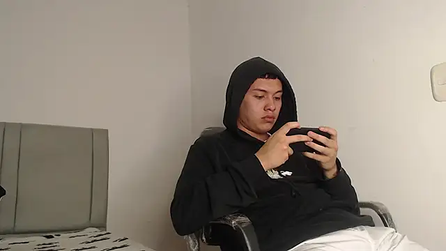 Owenn  blueee online show from 06-24-26, 07:29