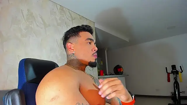 ZeusStrong 1 online show from 06-05-26, 03:35