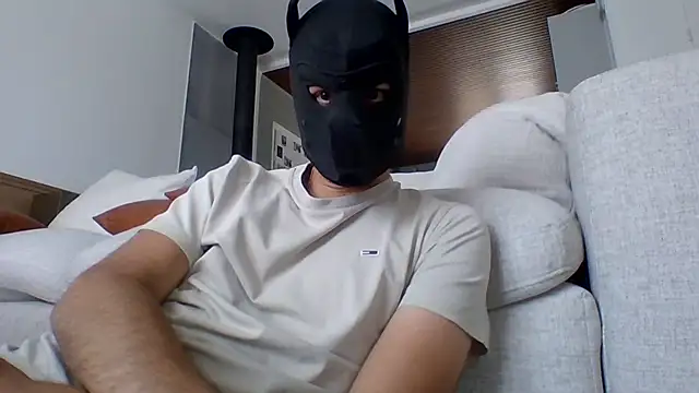 Snapshot of Aleckodo chatting on 06-05-26, 11:05 Aleckodo online show from 06-05-26, 11:05