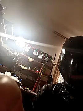 Snapshot of RubberFetischem chatting on 12-20-25, 10:44 RubberFetischem online show from 12-20-25, 10:44