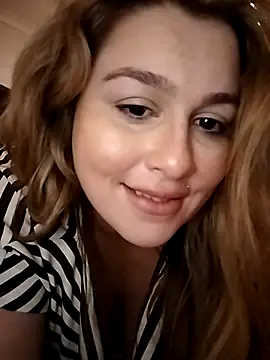Snapshot of candice1994 chatting on 07-05-26, 07:43 candice1994 online show from 07-05-26, 07:43