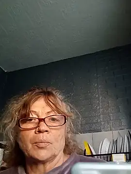 ZlataLove777 online show from 06-11-26, 12:03