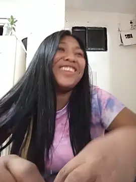 Snapshot of MoonMua chatting on 06-15-26, 04:15 MoonMua online show from 06-15-26, 04:15