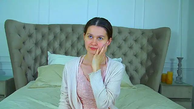 Snapshot of JuliettaTiffani chatting on 06-24-26, 04:33 JuliettaTiffani online show from 06-24-26, 04:33