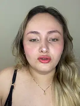 Snapshot of Rositafresitaa chatting on 06-14-26, 01:03 Rositafresitaa online show from 06-14-26, 01:03