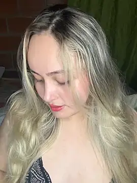 Snapshot of Rositafresitaa chatting on 06-19-26, 01:43 Rositafresitaa online show from 06-19-26, 01:43
