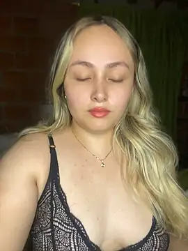 Snapshot of Rositafresitaa chatting on 06-26-26, 01:54 Rositafresitaa online show from 06-26-26, 01:54