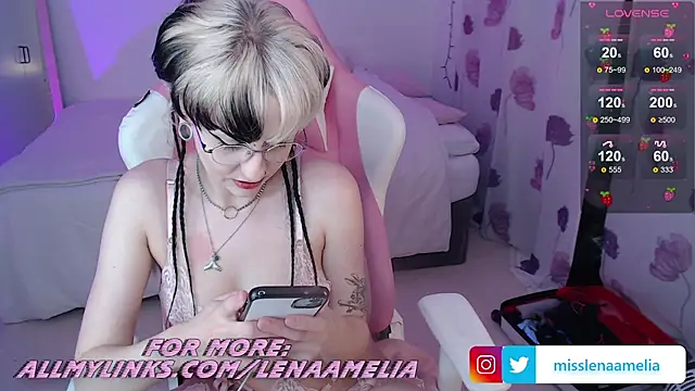 Snapshot of Lenas_Playroom chatting on 02-26-25, 08:44 Lenas Playroom online show from 02-26-25, 08:44