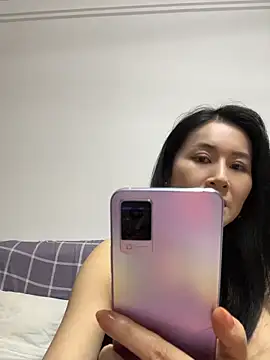 Snapshot of yanzi-888 chatting on 06-07-26, 01:04 yanzi-888 online show from 06-07-26, 01:04