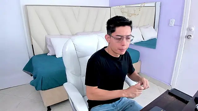 Snapshot of Ethan12_ chatting on 06-16-26, 03:20 Ethan12 online show from 06-16-26, 03:20