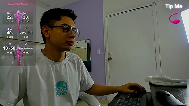 Snapshot of Ethan12_ chatting on 07-05-26, 03:23 Ethan12 online show from 07-05-26, 03:23