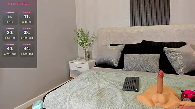 Snapshot of Lilii_Peach chatting on 07-25-26, 12:09 Lilii Peach online show from 07-25-26, 12:09