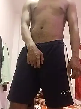 Snapshot of Daddsuroj69 chatting on 07-13-26, 05:32 Daddsuroj69 online show from 07-13-26, 05:32