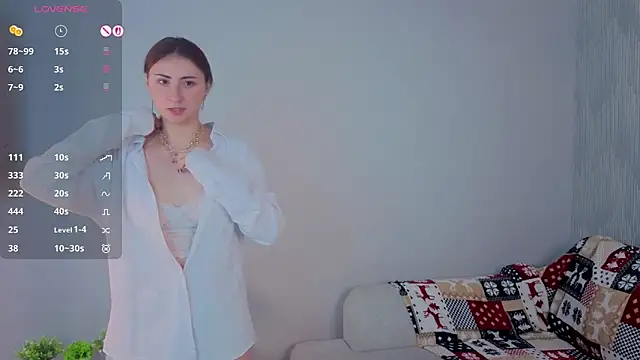 LoiseWuellenweber online show from 06-12-26, 01:04