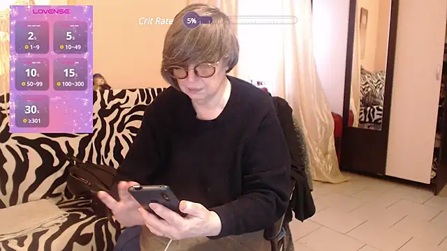 Snapshot of Sharon_Amore chatting on 03-11-25, 01:56 Sharon Amore online show from 03-11-25, 01:56