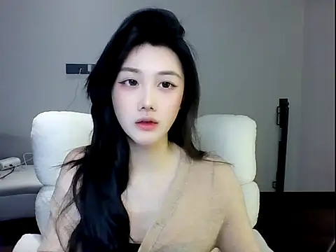 Snapshot of SylvieMaya chatting on 06-07-26, 05:06 SylvieMaya online show from 06-07-26, 05:06