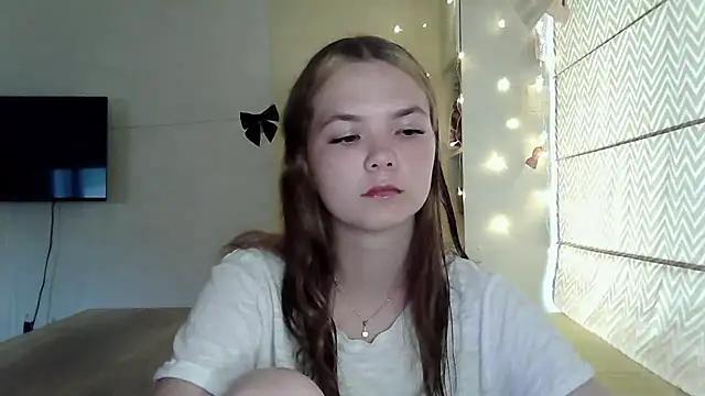 Snapshot of AvrilGillig chatting on 06-28-26, 02:12 AvrilGillig online show from 06-28-26, 02:12