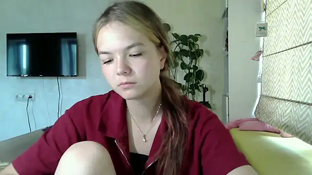 Snapshot of AvrilGillig chatting on 07-23-26, 10:13 AvrilGillig online show from 07-23-26, 10:13