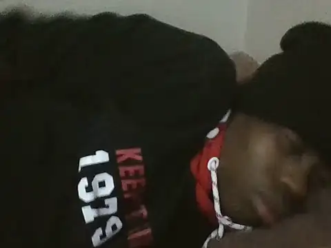 Snapshot of smalldick7090 chatting on 06-07-26, 04:44 smalldick7090 online show from 06-07-26, 04:44