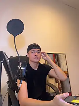 Snapshot of clarkdangerous chatting on 06-19-26, 12:04 clarkdangerous online show from 06-19-26, 12:04