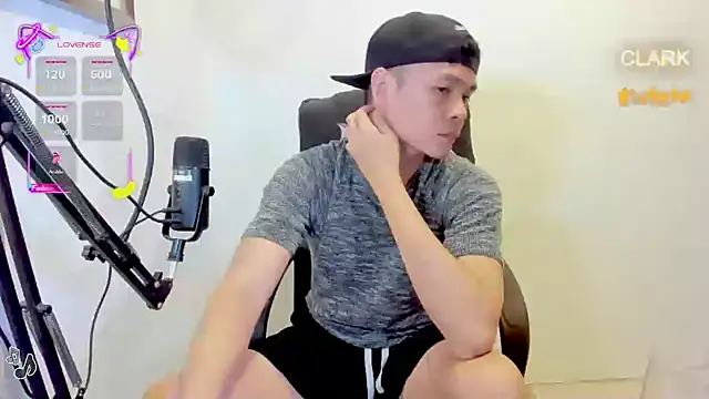 Snapshot of clarkdangerous chatting on 06-20-26, 12:36 clarkdangerous online show from 06-20-26, 12:36