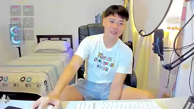 Snapshot of clarkdangerous chatting on 07-08-26, 12:04 clarkdangerous online show from 07-08-26, 12:04