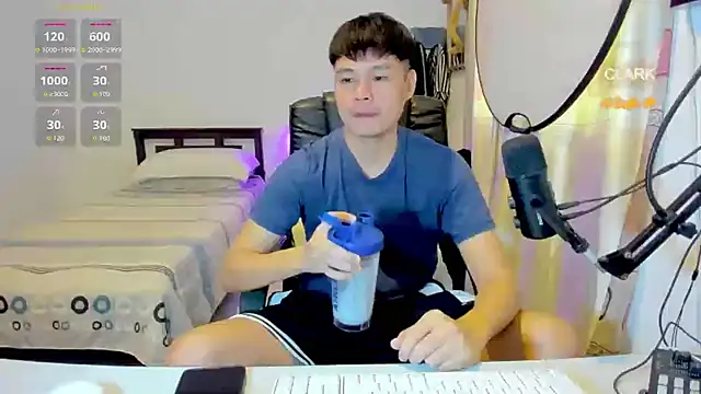 Snapshot of clarkdangerous chatting on 07-15-26, 12:49 clarkdangerous online show from 07-15-26, 12:49