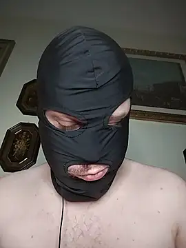 Snapshot of CowboyRM chatting on 07-11-26, 11:17 CowboyRM online show from 07-11-26, 11:17