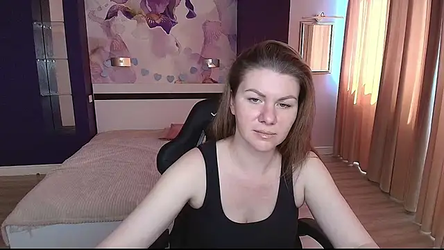 Snapshot of LunaKissesx chatting on 06-18-26, 11:25 LunaKissesx online show from 06-18-26, 11:25
