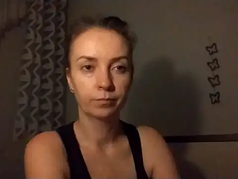 Snapshot of JenniferAlone chatting on 07-15-26, 08:14 JenniferAlone online show from 07-15-26, 08:14